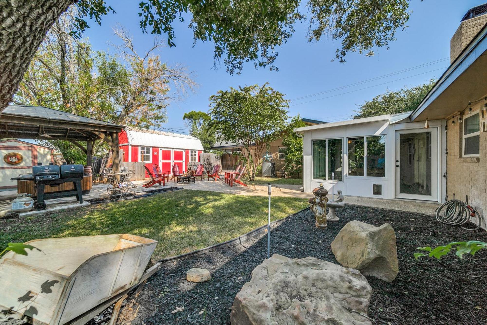 Charming Pet Friendly 4 Bdrm Home Mins To Main St And Wineries Фредериксберг Экстерьер фото