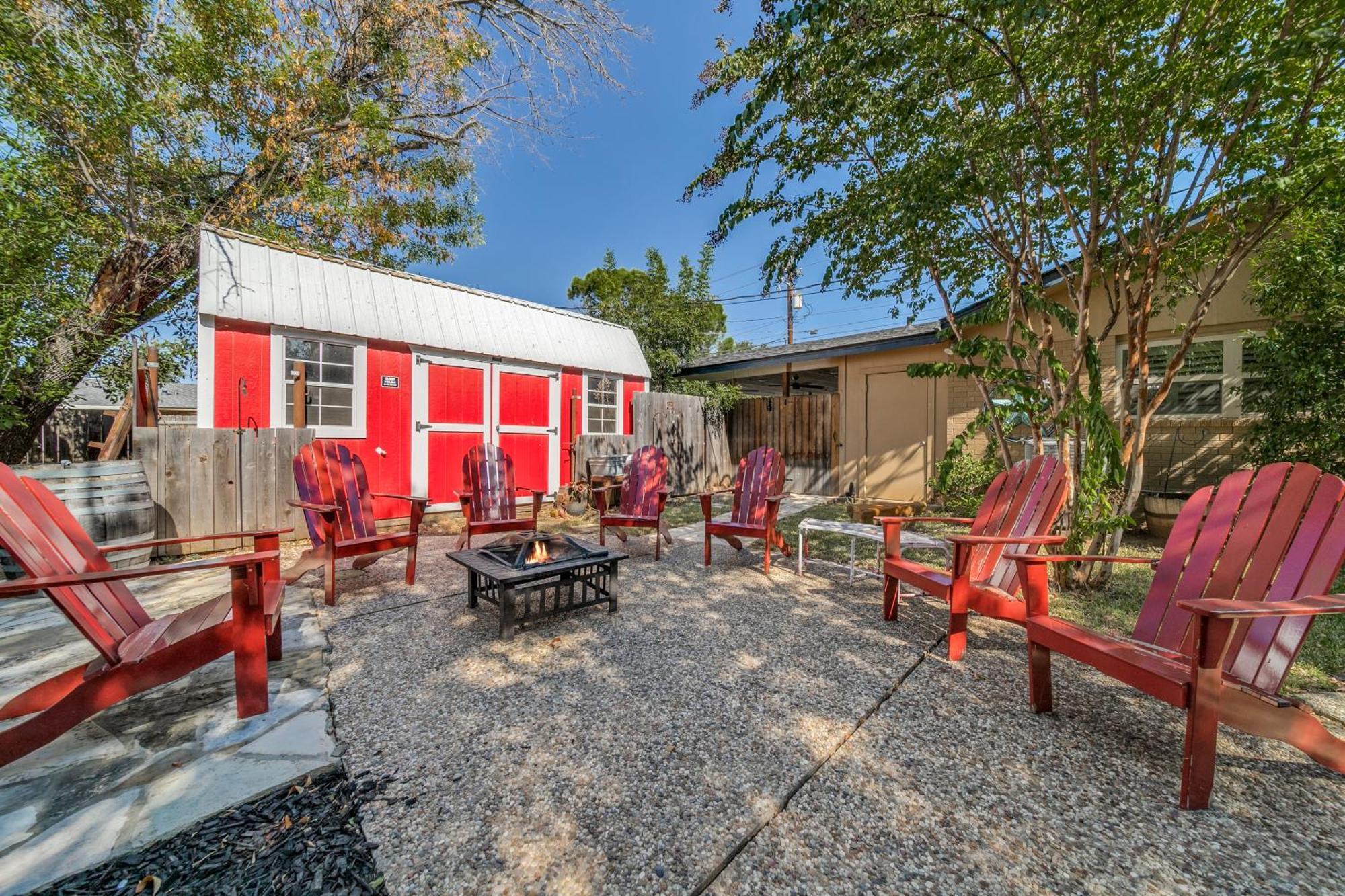 Charming Pet Friendly 4 Bdrm Home Mins To Main St And Wineries Фредериксберг Экстерьер фото